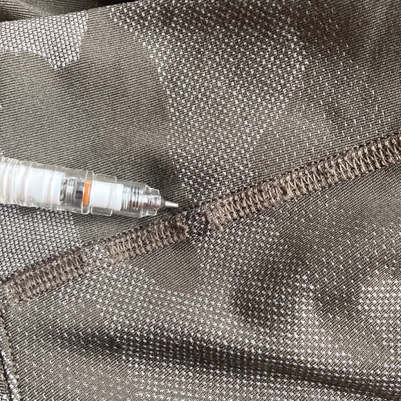 Lululemon men’s T.H.E linerless short 9” - Picture 8 of 11